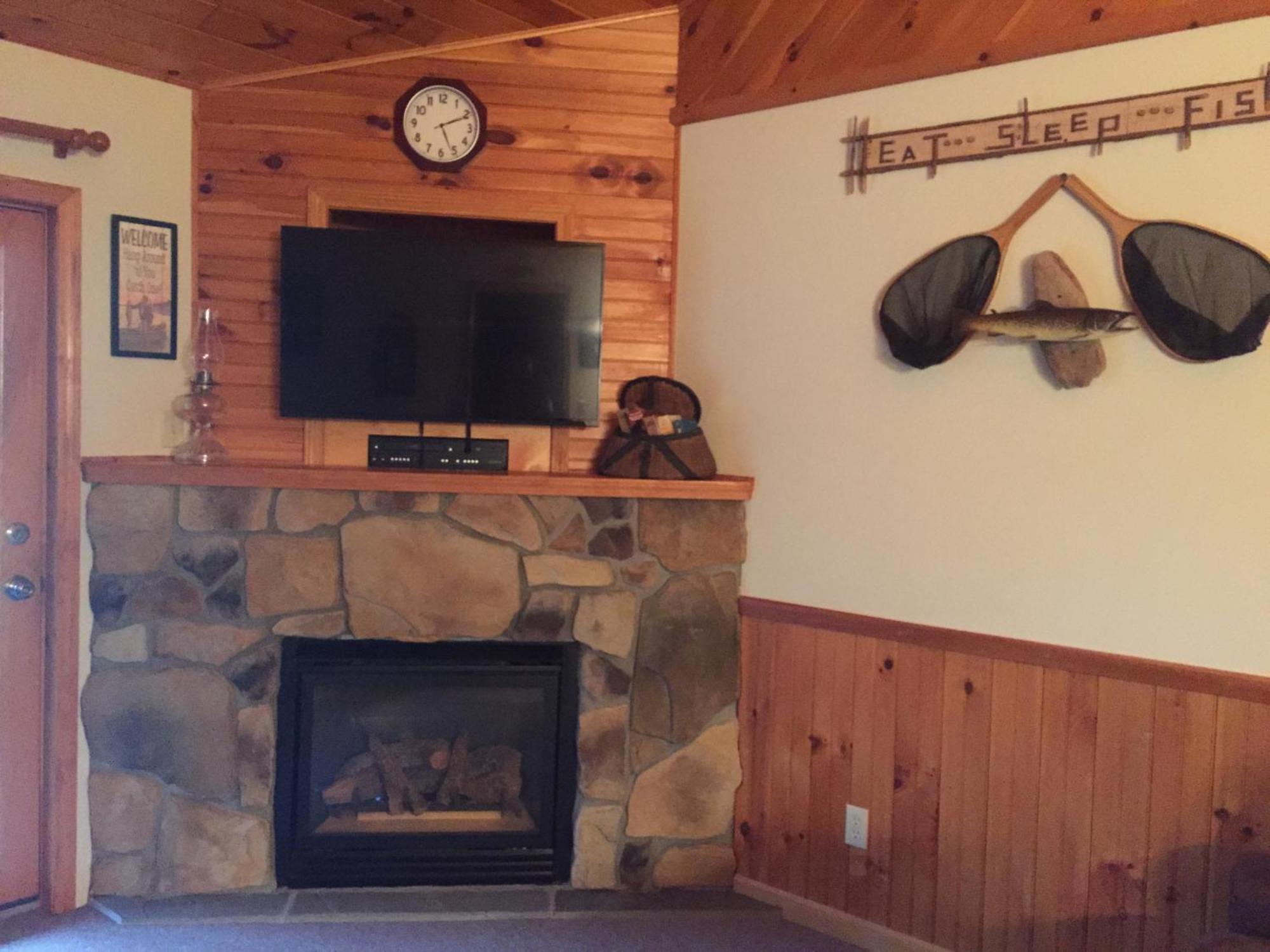 Rough Cut Lodge Gaines 部屋 写真